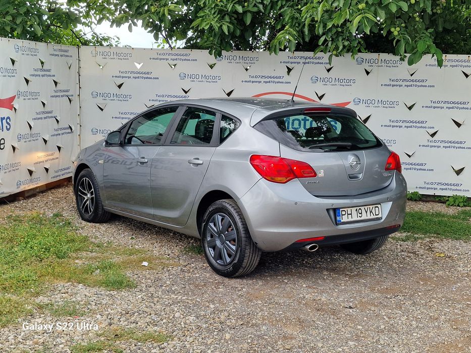 OPEL Astra 2011 — imagine 3