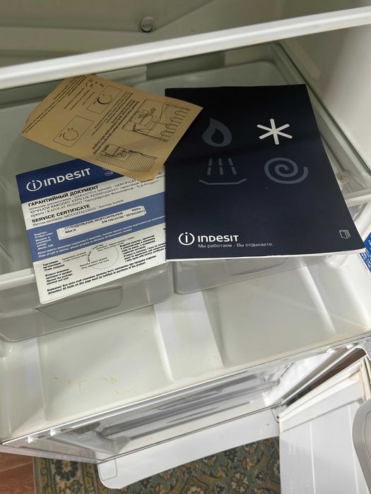 продам холодильник  INDESIT