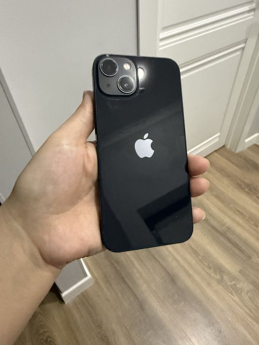 iPhone 13 mini практически новый