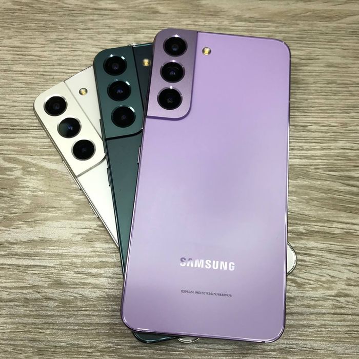 Samsung S22 Plus xotirasi 8/256GB