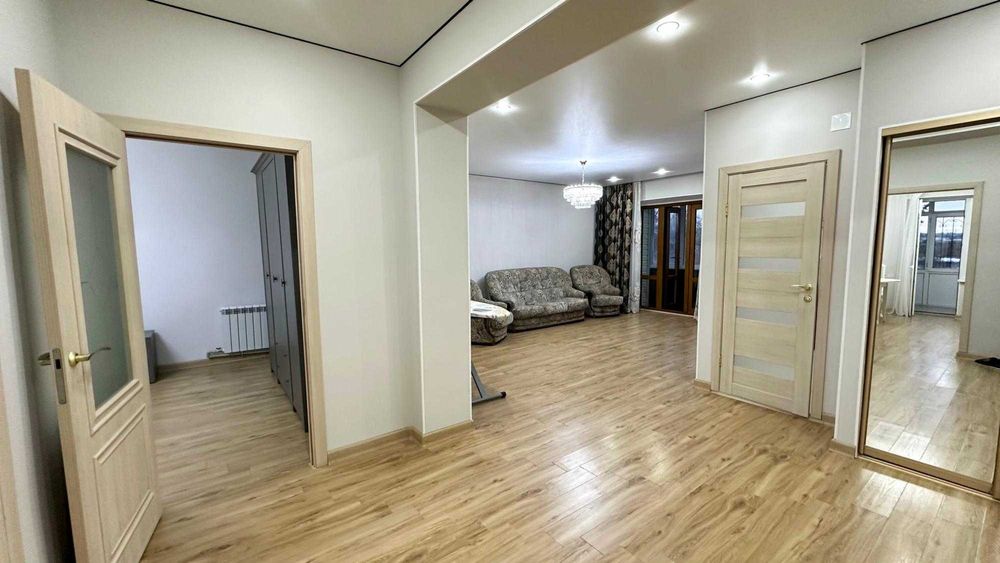 Продам 3 ком квартиру в Центре Мухаметжан Империя