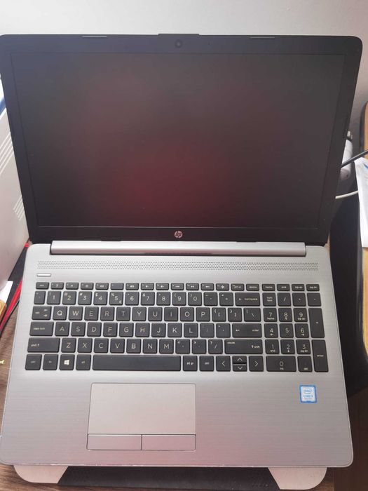 Laptop HP 250 G7, i3-8130U, 8gb RAM, 128 GB nvme ssd + 256hdd