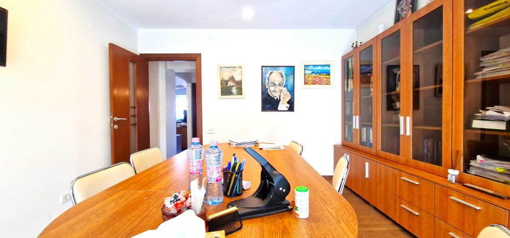 Spatiu de Birouri Mobilat - Apartament cu 3 Camere - Bd. Unirii 7