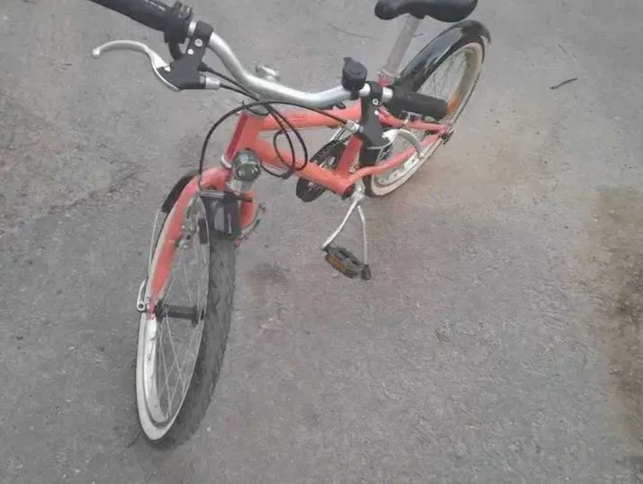 Vând Bicicletă polivalentă Riverside 500 20'' corail