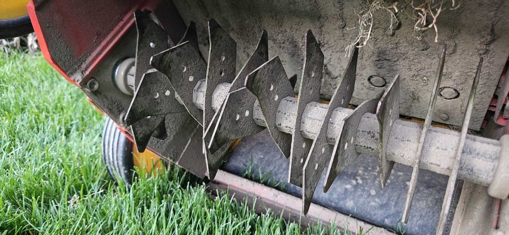 Masina tuns scarificator iarba gazon Honda hrx 537