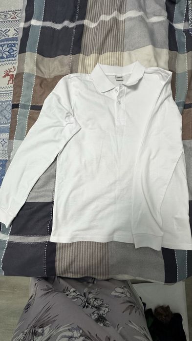 Продам белые футболки