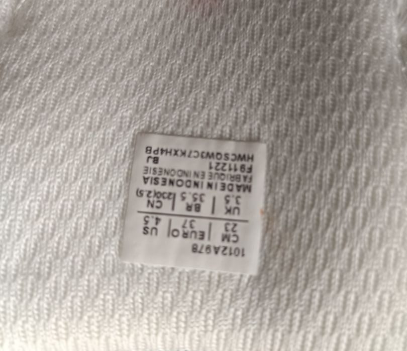 Продам кроссовки