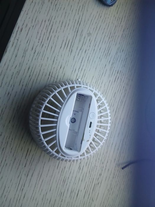 Ventilator pe baterie mic