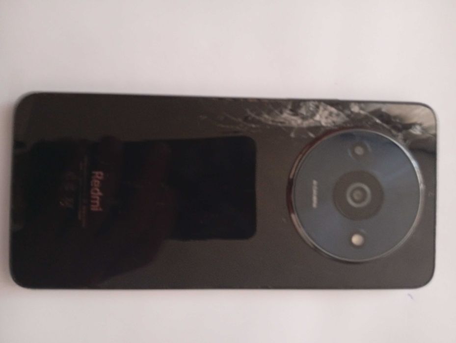 Redmi A3 (счупен)