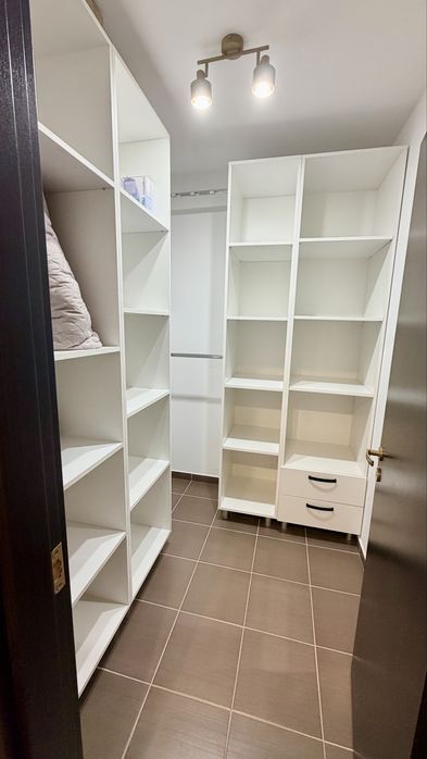 De vanzare Garsoniera Sanpetru Subcetate (camera dressing & loc parcare inclus)