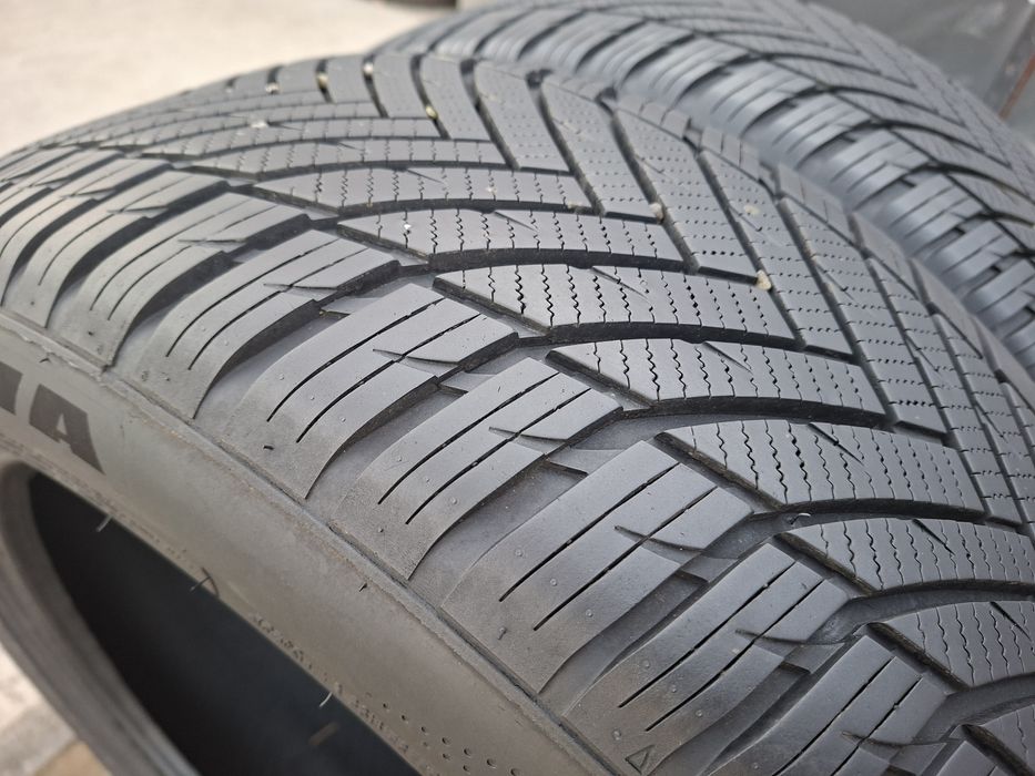 2бр. Почти Нови 245/45/19 Всесезонни 2023г.