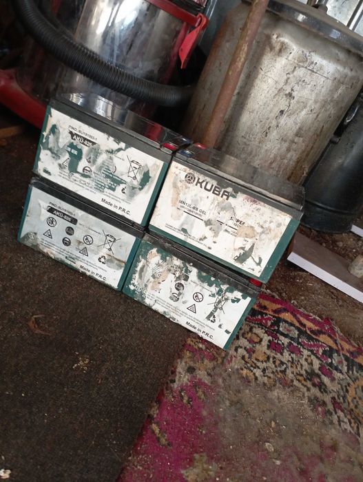 Bateri pentru mașini de jucărie etc se vinde la 40 de lei bucata