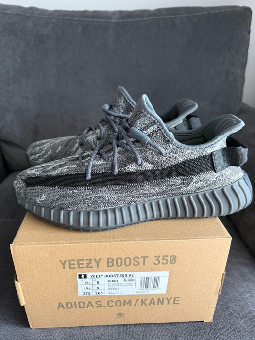 Yezzy 350v2 Dark Salt
