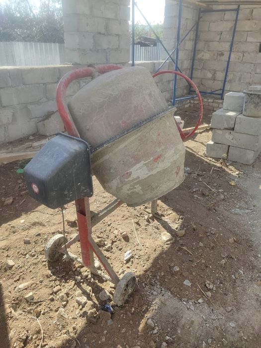 Продам бетономешалку