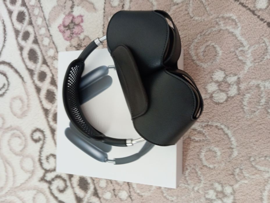 Наушник без проводный