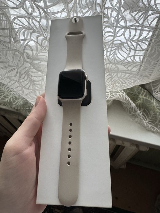 Продам Apple watch se 2 (40 mm)