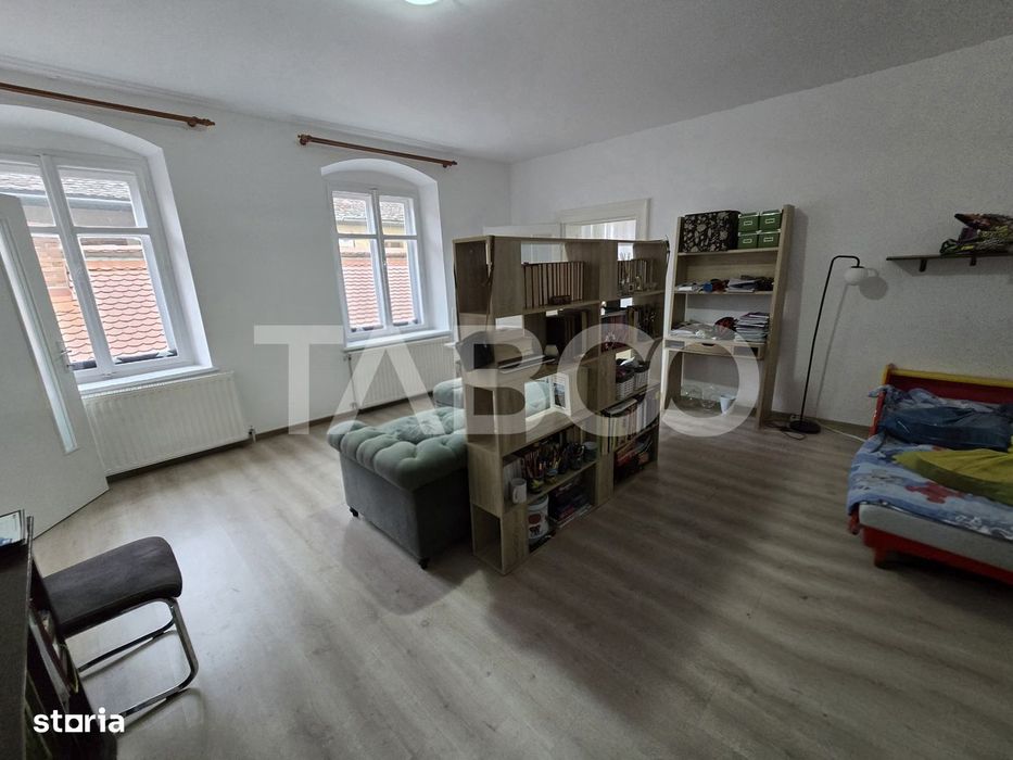 Apartament 2 camere de vanzare la etajul 1 in Centrul Istoric Sibiu — fotografia 3