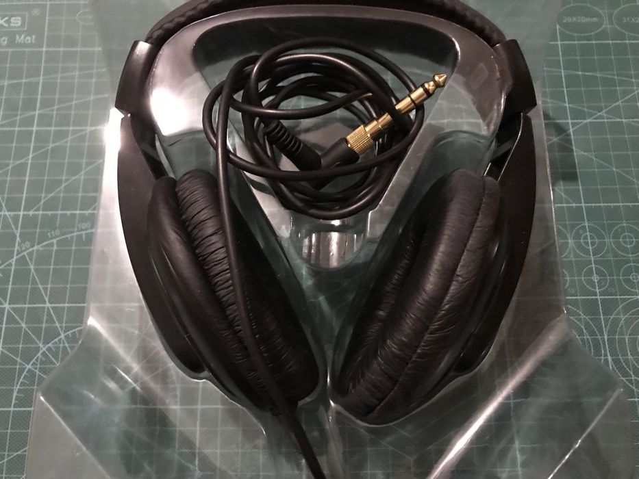 Мониторные наушники Behringer