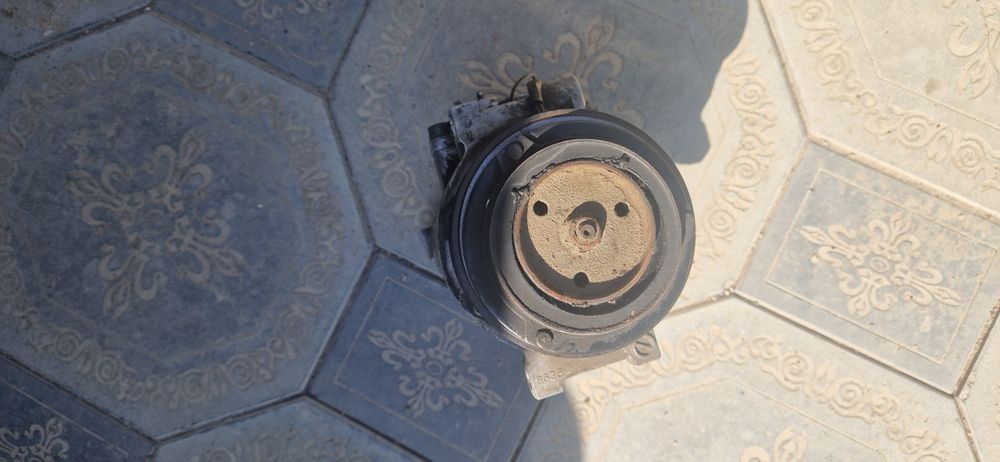 Компресор кондиционера Range Rover  L322