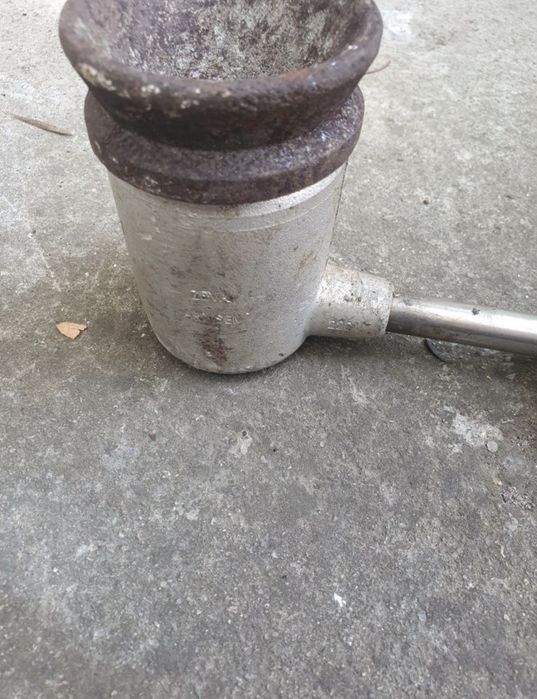 Creuzet topit metal vechi