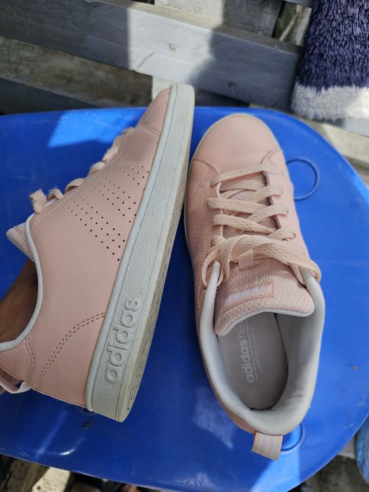 Adidasi originali roz