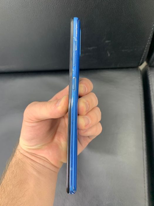 Самсунг А50 в  отличном состоянии