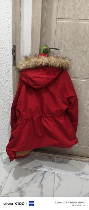 Теплая новая куртка размер 50-52