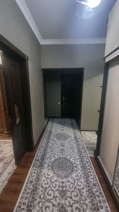 квартира на массиве Сергели-3. Прямо вдоль дороги.