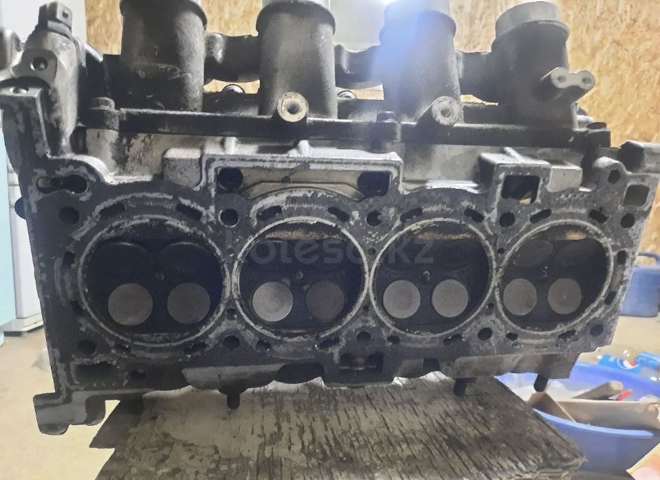 Головка двигатель