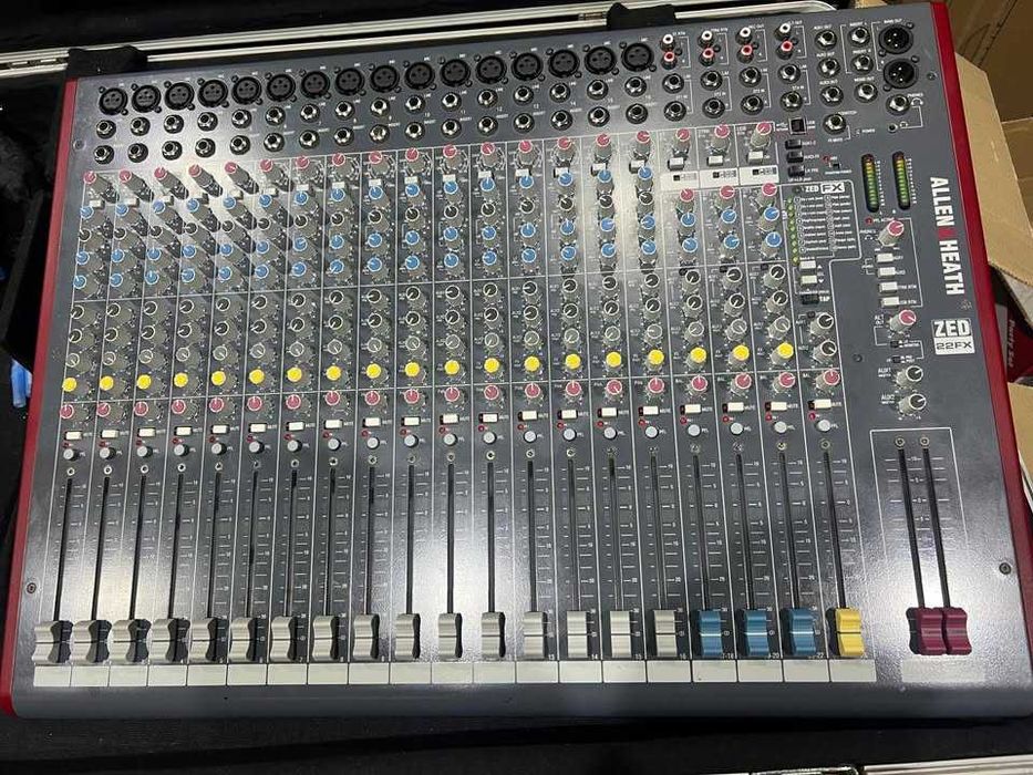 Mixer 22 canale Allen & Heath ZED 22FX