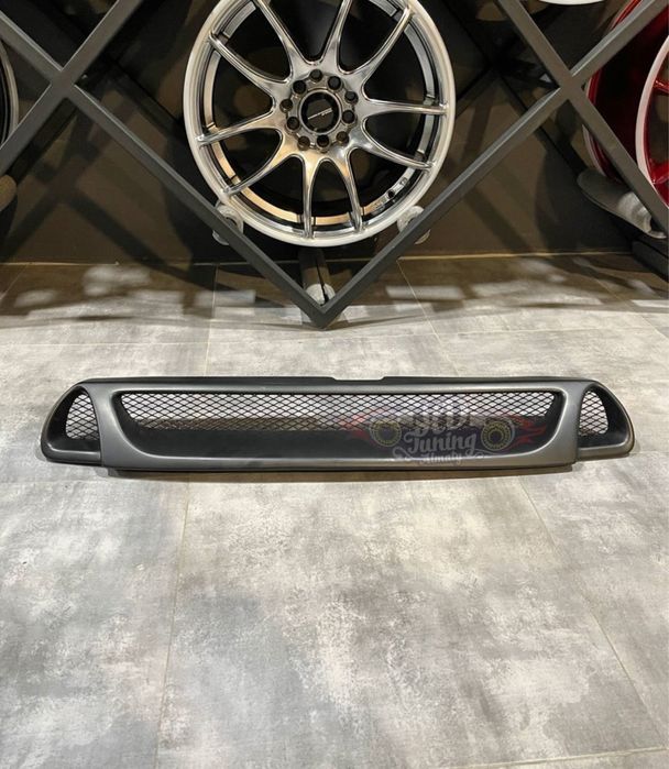 Решетка радиатора Custom Subaru Legacy BG / BD