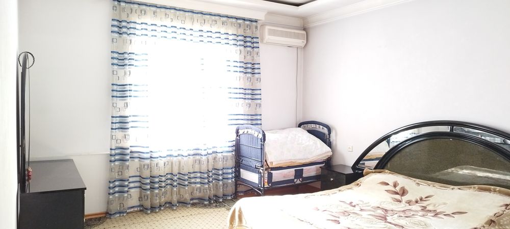 Квартира 4-комнатная  Мирабадский район, на  Нукусской  к.