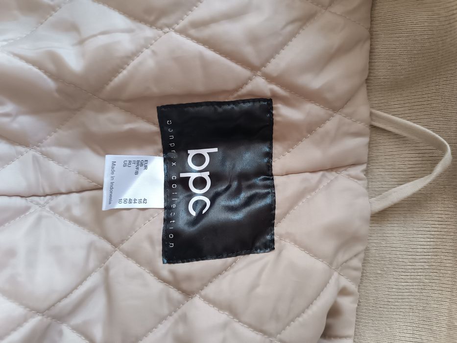 Продавам дамски якета L/XL