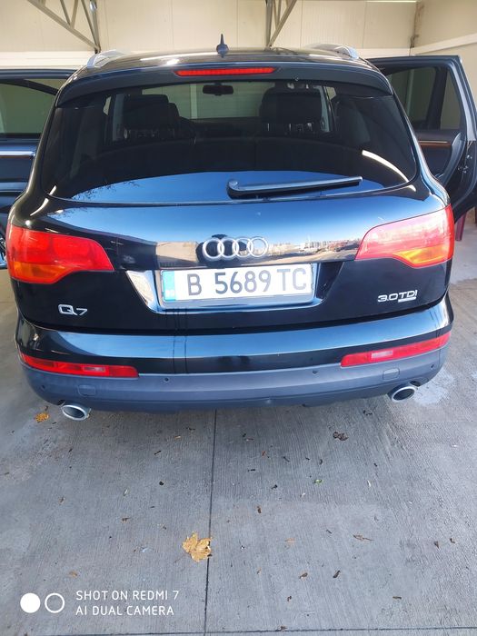 Продавам Audi Q7