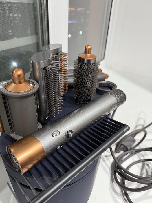Срочно продам Dyson стайлер