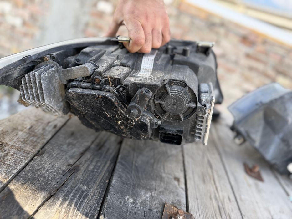 Завиващ ксенон бмв е90 е91 facelift