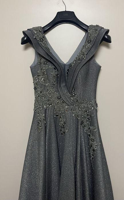 Официална рокля