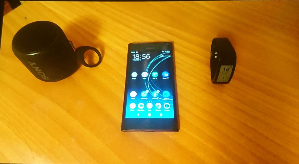 Sony Experia XZ Premium + Boxa Sony Bluetooth + Banda Sony