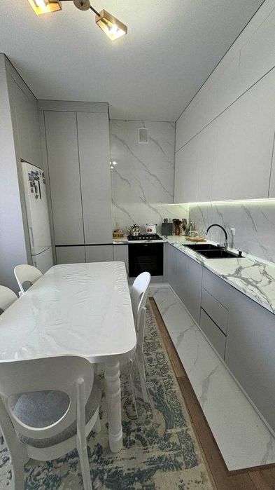 Продам 2х комн кв Батыс с современным ремонтом