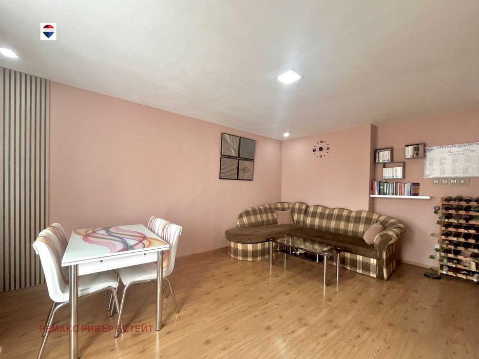 Продава се Тристаен апартамент в Русе, Родина 1 - 89 кв.м за 768 €/кв.м - Снимка #4