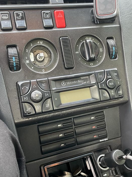 Штатная магнитола Mercedes Becker Audio 10