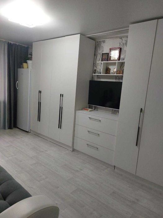 Продам 2 ком квартиру с хорошим ремонтом Уют!