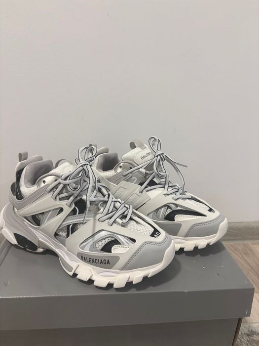 Balenciaga track