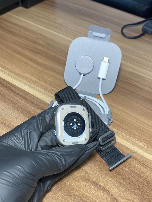 Apple Watch Ultra / 49 mm / Graphite