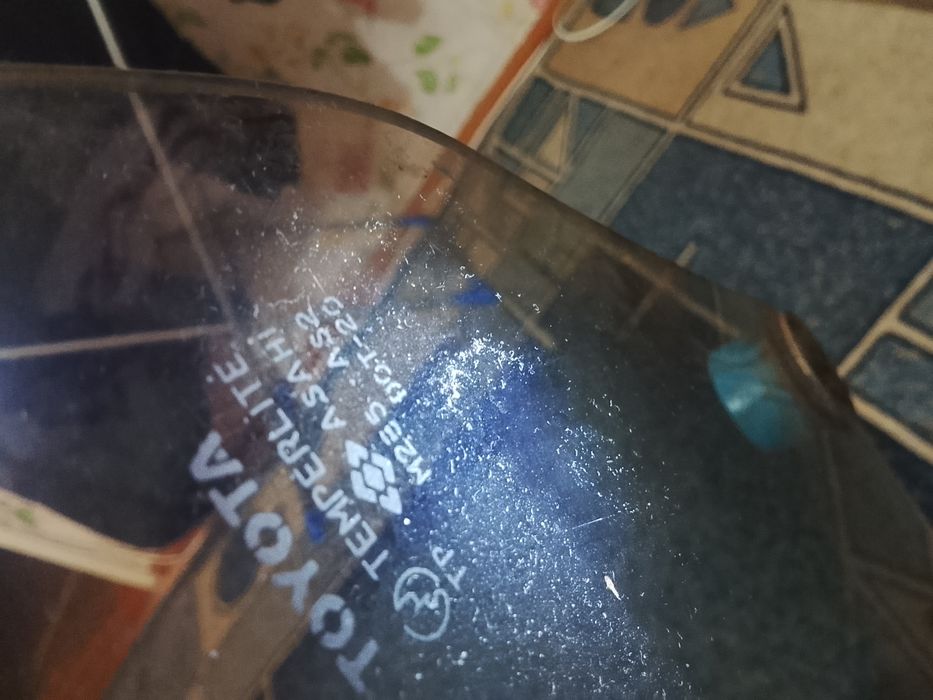 Продам стекло Марк 2 Тойота