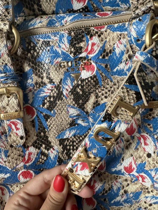 Сумка Guess Luxe
