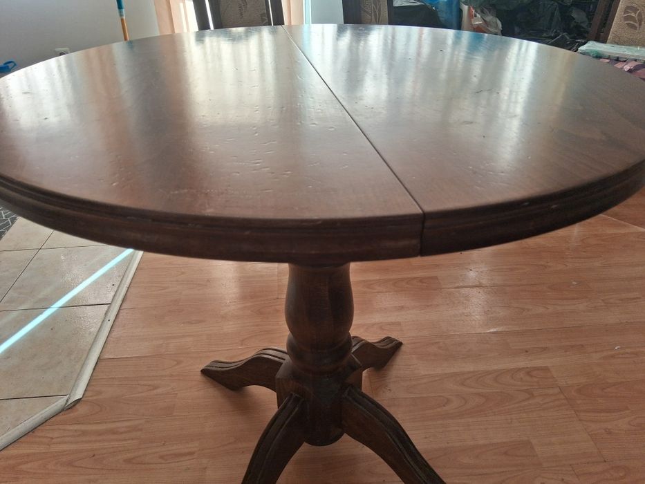 Трапезна маса троянска мебел.