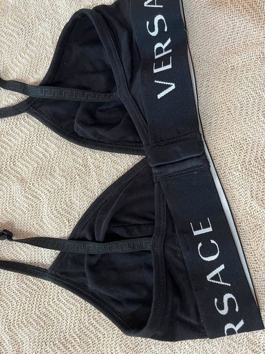 Продавам 2 броя оригинални сутиени Versace