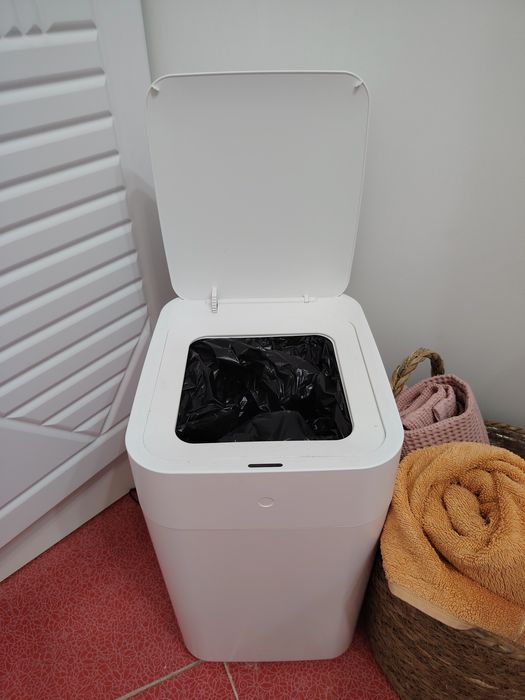 Умное мусорное ведро