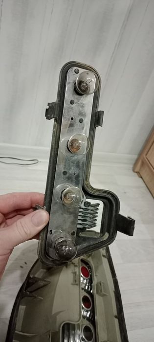 Задний фонарь левый Зафира А